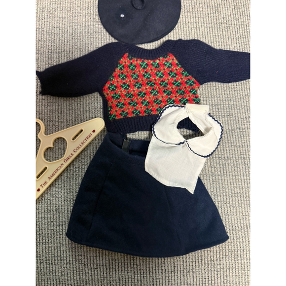Vintage 1986 Pleasant Company Molly’s Meet Sweater, Skirt, Beret American Girl - Picture 2 of 6